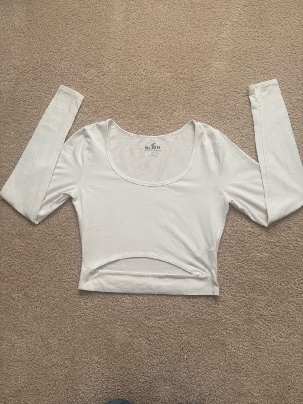 🤍 Hollister White Long Sleeve Cut-Out Crop Top 🤍